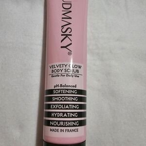 Velvety Glow Body Scrub.